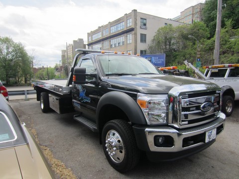 Short/Long Distance Towing at Rocco's